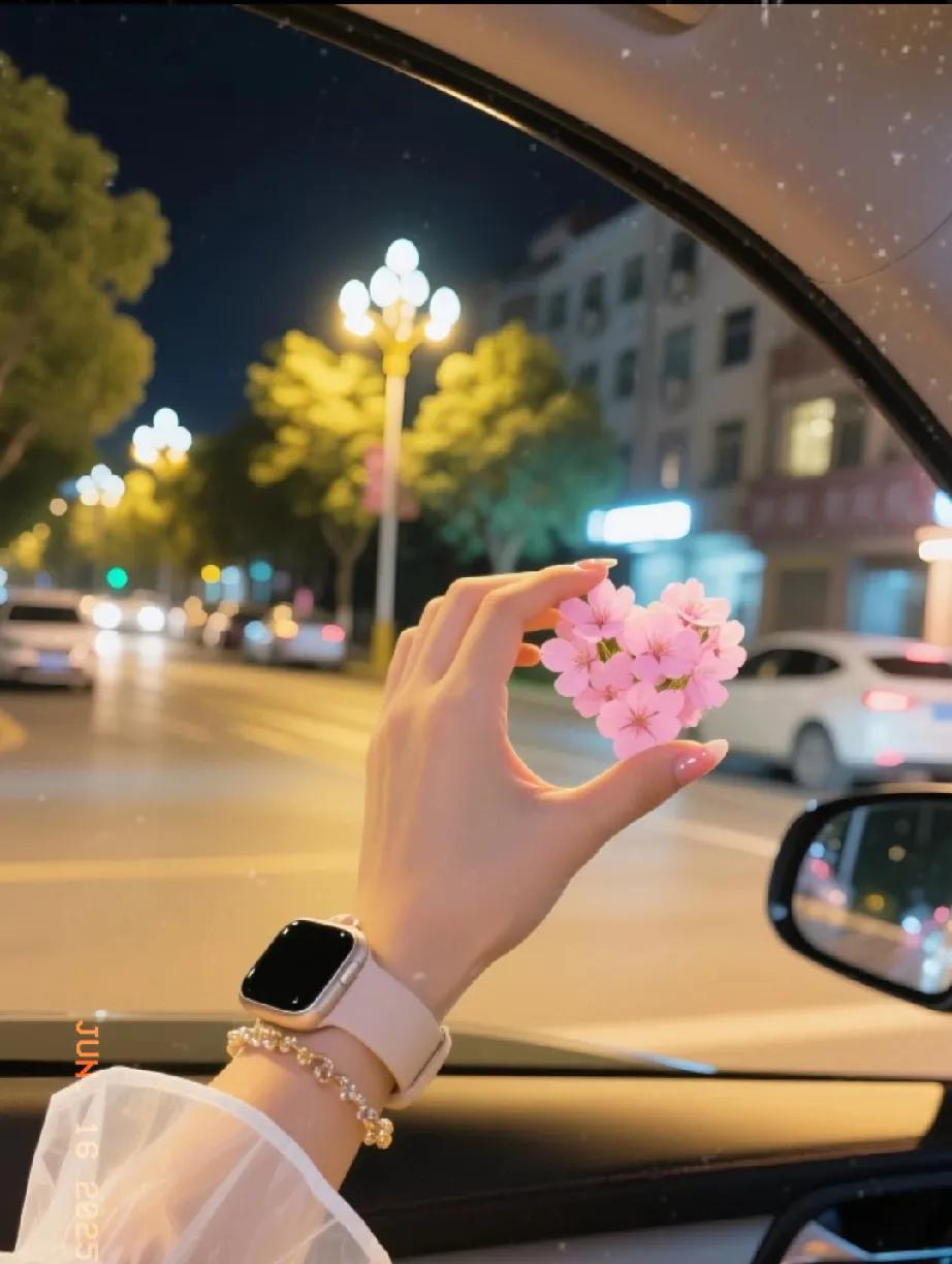 我问闺蜜，什么是婚姻？
闺蜜憋了憋嘴，婚姻就像逛菜市场？年轻时脑袋一热，闭眼抓把