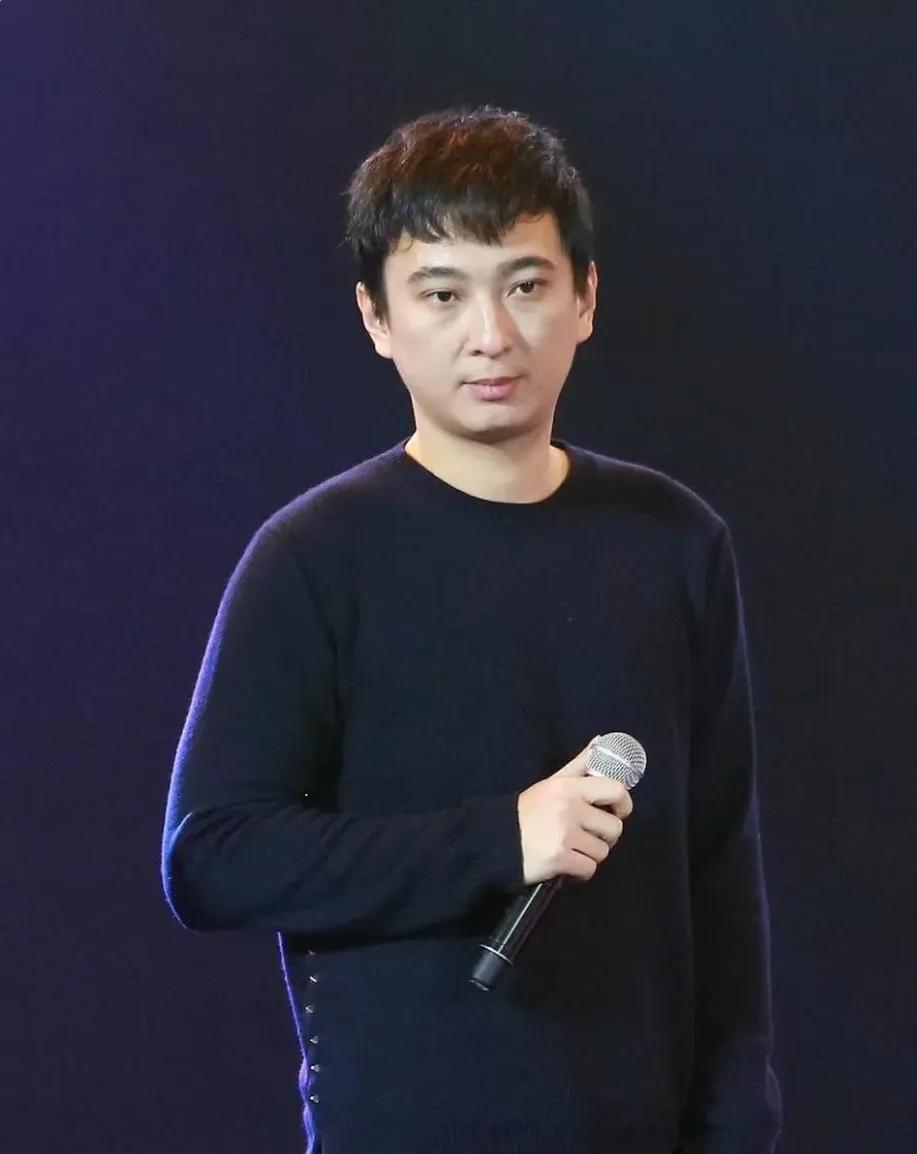 现在最可怜的富二代估计就是王思聪了吧！当了几十年富二代突然没钱了。他爸爸王健林又