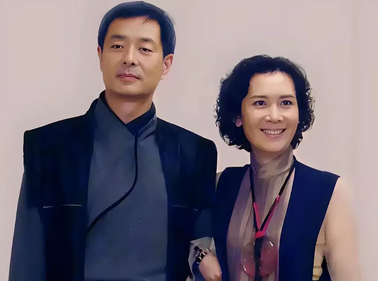肖雄与濮存昕老师在一起，默契的黄金搭档，合影留念，永恒的回忆！