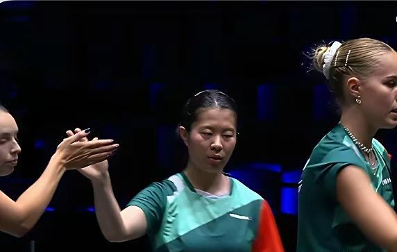 2025瑞典大满贯
女子双打
32-16
考夫曼/刘杨子3-2琳达/克里斯蒂娜