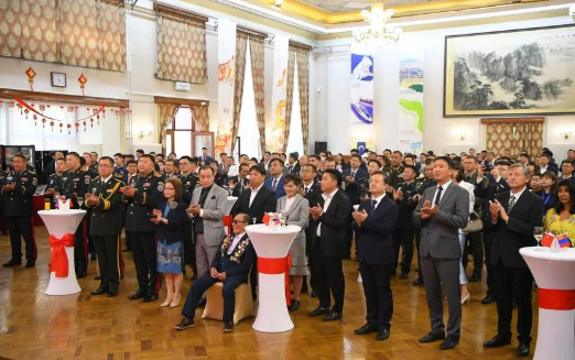 中国驻蒙古国大使馆举办纪念中国人民抗日战争招待会，蒙古国派国防部国务秘书达·冈呼