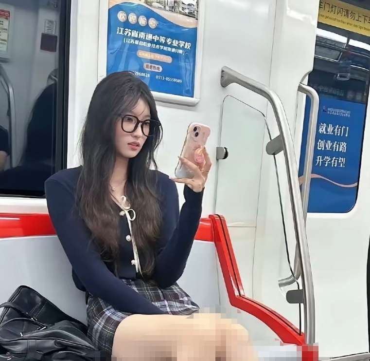 地铁上看到的漂亮女生，有点心动了怎么办？ 