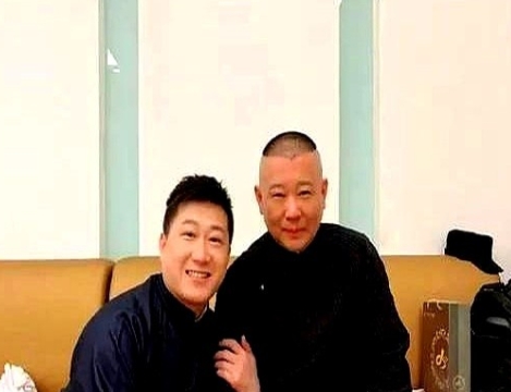 5月24日郭德纲、于谦青岛商演遭遇滑铁卢，有位青岛的网友表示："演出大部分都是老