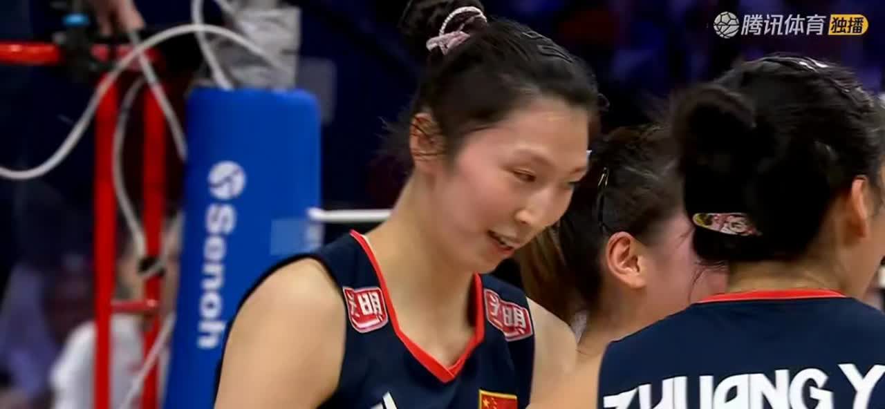 吴梦洁彻底打嗨了，庄宇珊保障球打得好，首局赢波兰进步很大

中国队首局25: