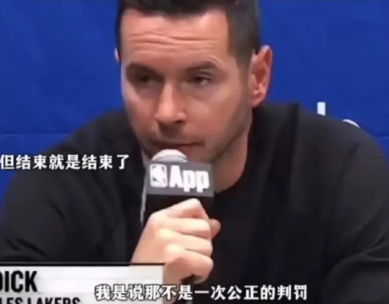 都以为湖人输森林狼詹姆斯失误加甩锅成"罪人"！

其实最大罪魁祸首是主教练雷迪克