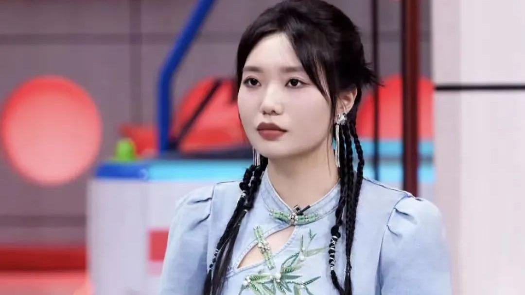 李雪琴暴瘦30斤，近况比贾玲还吓人: 她怎么变这样了? !