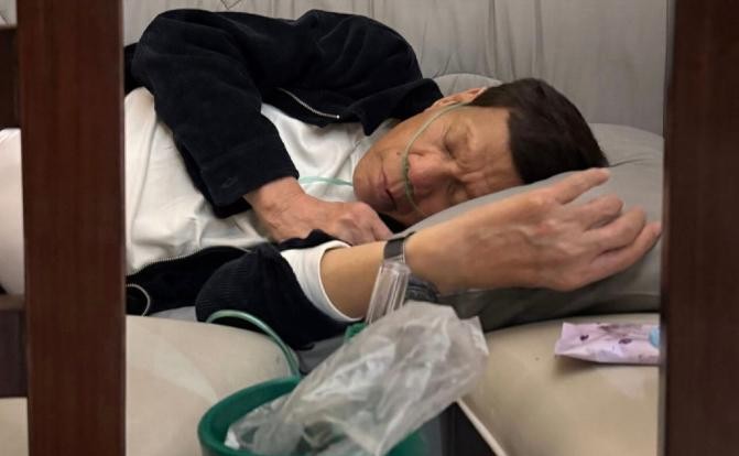 杜特尔特病重住进拘留所诊所





一代强人杜特尔特，如今竟沦落到这般田地？据