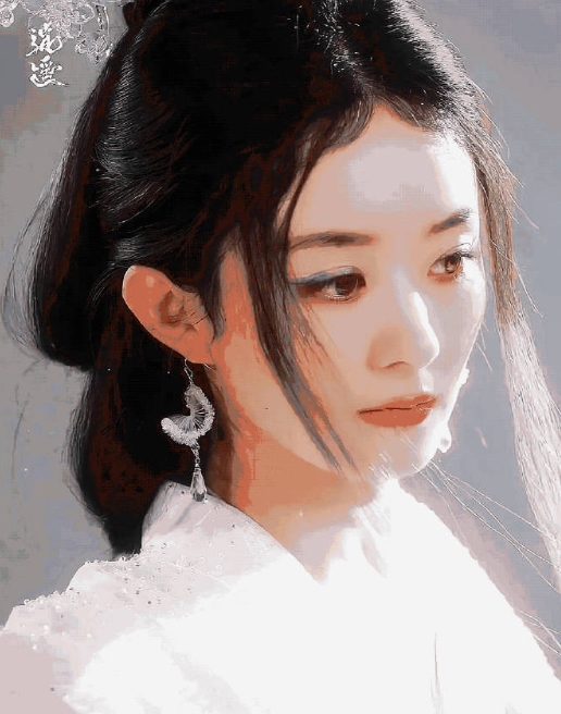 赵丽颖碎梦仙君有单独的梳化组，还有大大的友情出字幕，请到赵姐真的太牛了！ ​​​