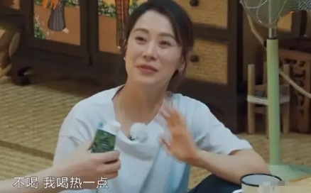 有一次，有个老中医给杜海涛号脉时，一脸严肃地说：“举之无力，按之无脉，这明显是迟