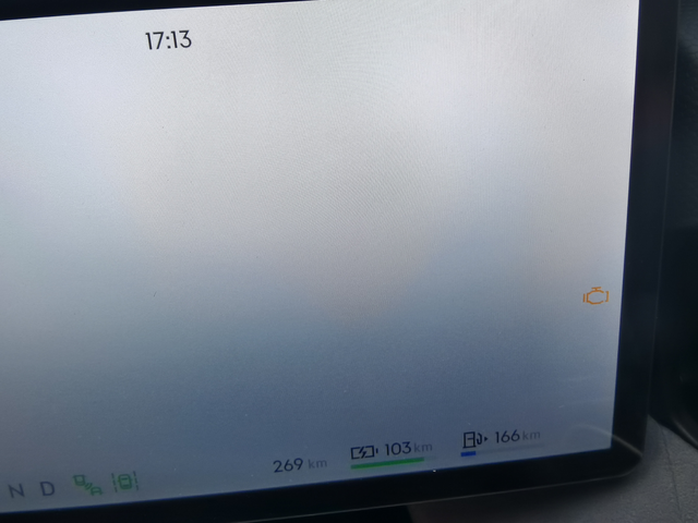 领克08能放心吗？
第三辆车选择了08，选择的理由是外观帅气，内饰舒适。还有20