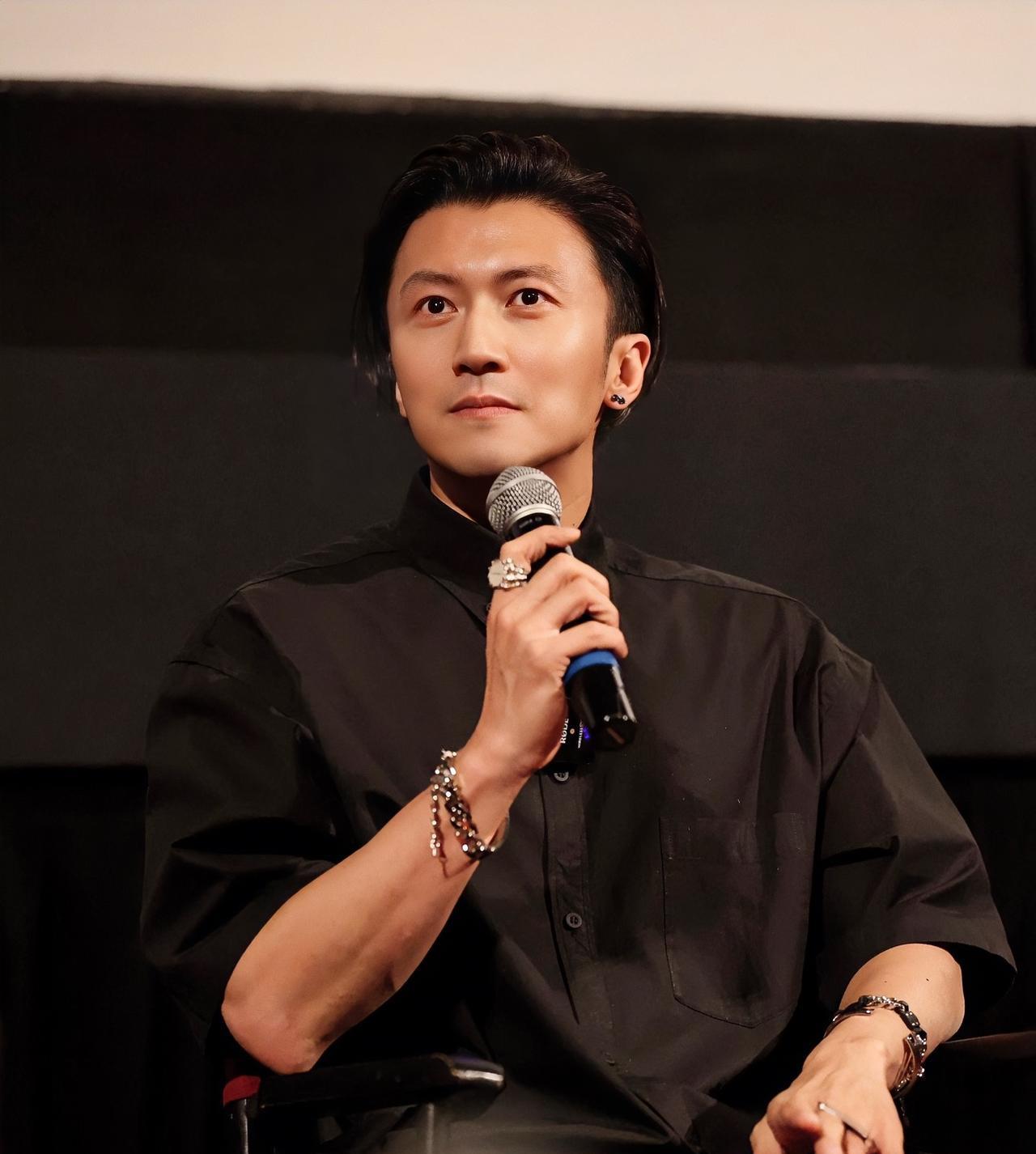 我真的要对谢霆锋刮目相看了，
不是因为他唱歌唱的好，也不是因为他会做美食，而是因