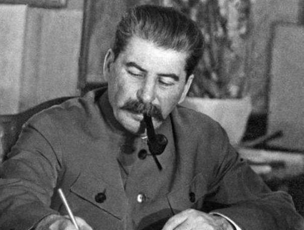 1945年6月，斯大林几乎是用威胁的口吻告之宋子文：“外蒙古必须独立，倘若中国不
