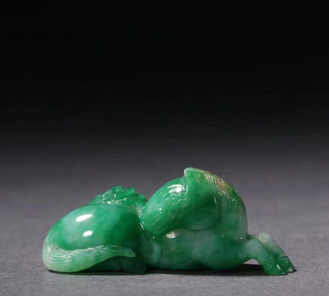 莫言说：“想要杀死一个人，不必用刀子，只需日日挑他的错处，持续地贬低、否定、打击
