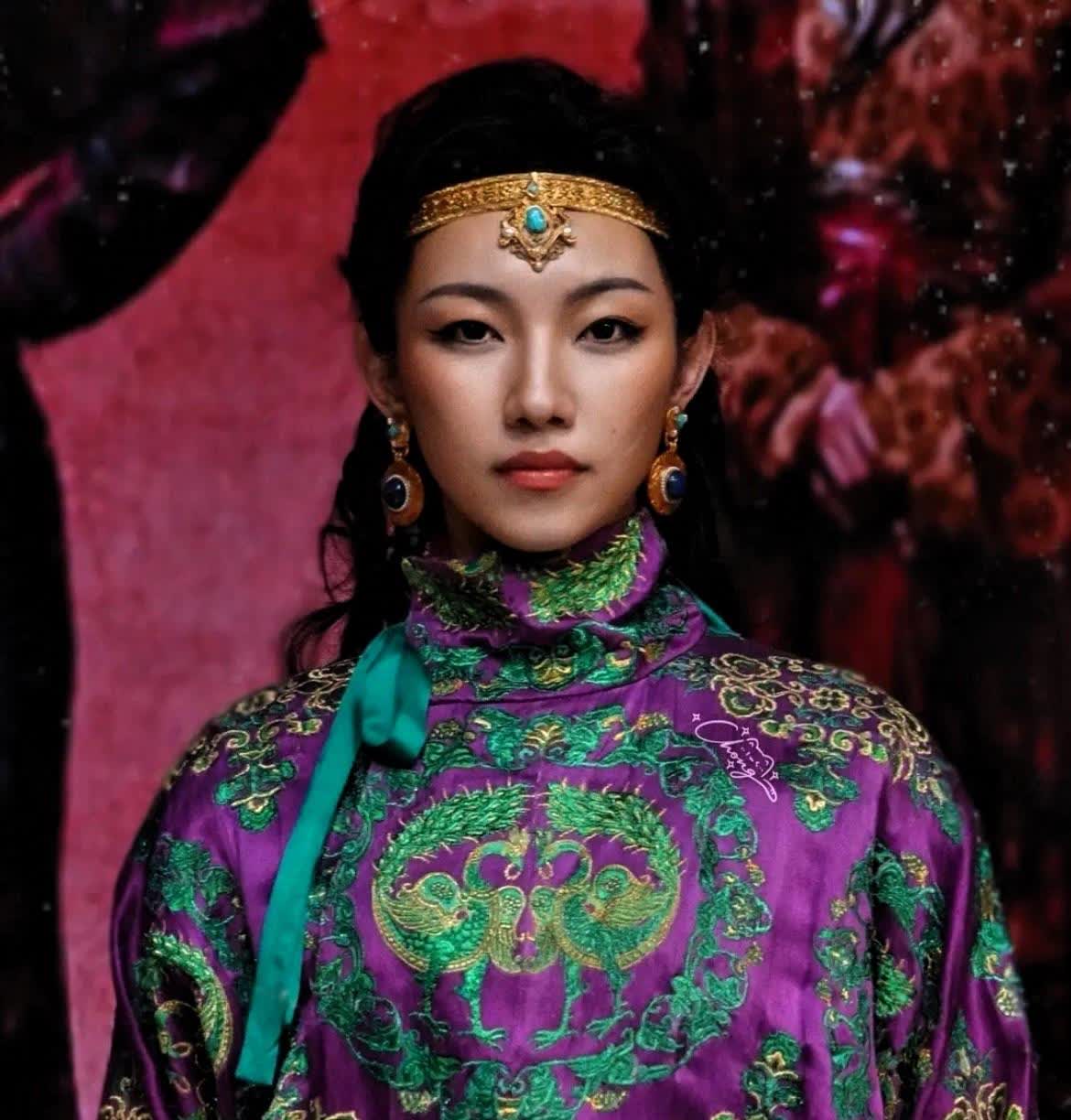 最近那尔那茜外公又火出圈啦！

其实真不用再猜了，没错，她外公确实是超厉害的
