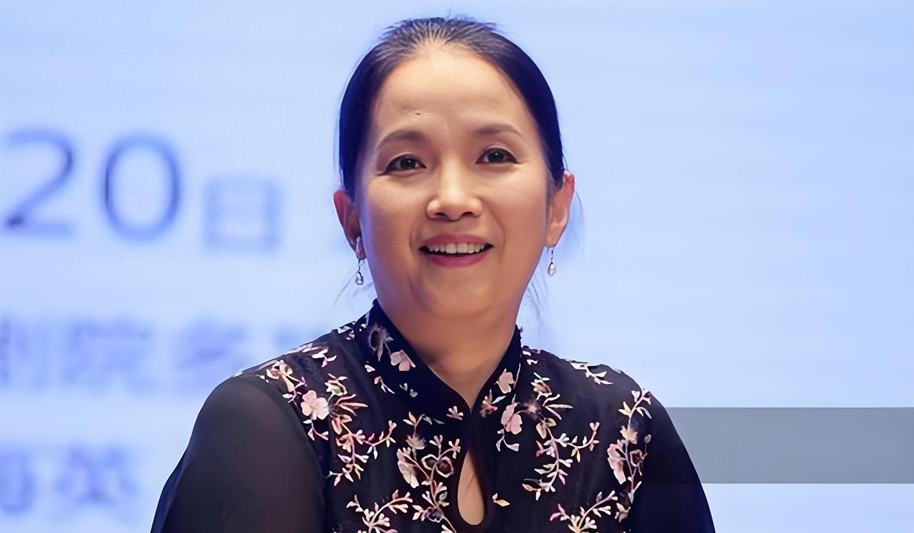 亲美背刺祖国，吃中国饭却长美国心的吕丽萍，最近沦落到什么地步了？
吕丽萍，很多人
