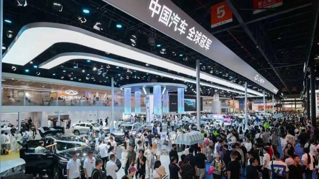 8月乘用车市场零售199.5万辆；奥迪冲击200万辆年销目标；奔驰全新纯电GLC发布；领克10 EM