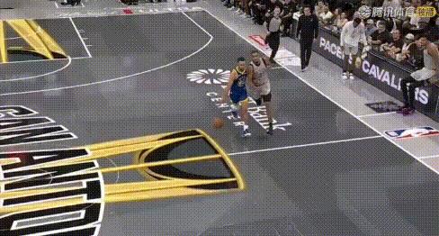 背靠背45+！库里2拔马刺再砍49+4+2：末节14分、6秒罚球致胜。
首节就砍