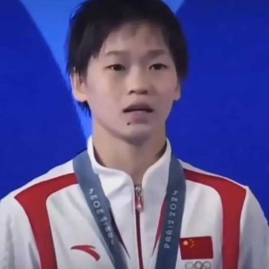 全红婵说“国内的金牌谁拿都无所谓。
但国际的金牌我也不想赢你，但金牌只有一个，我