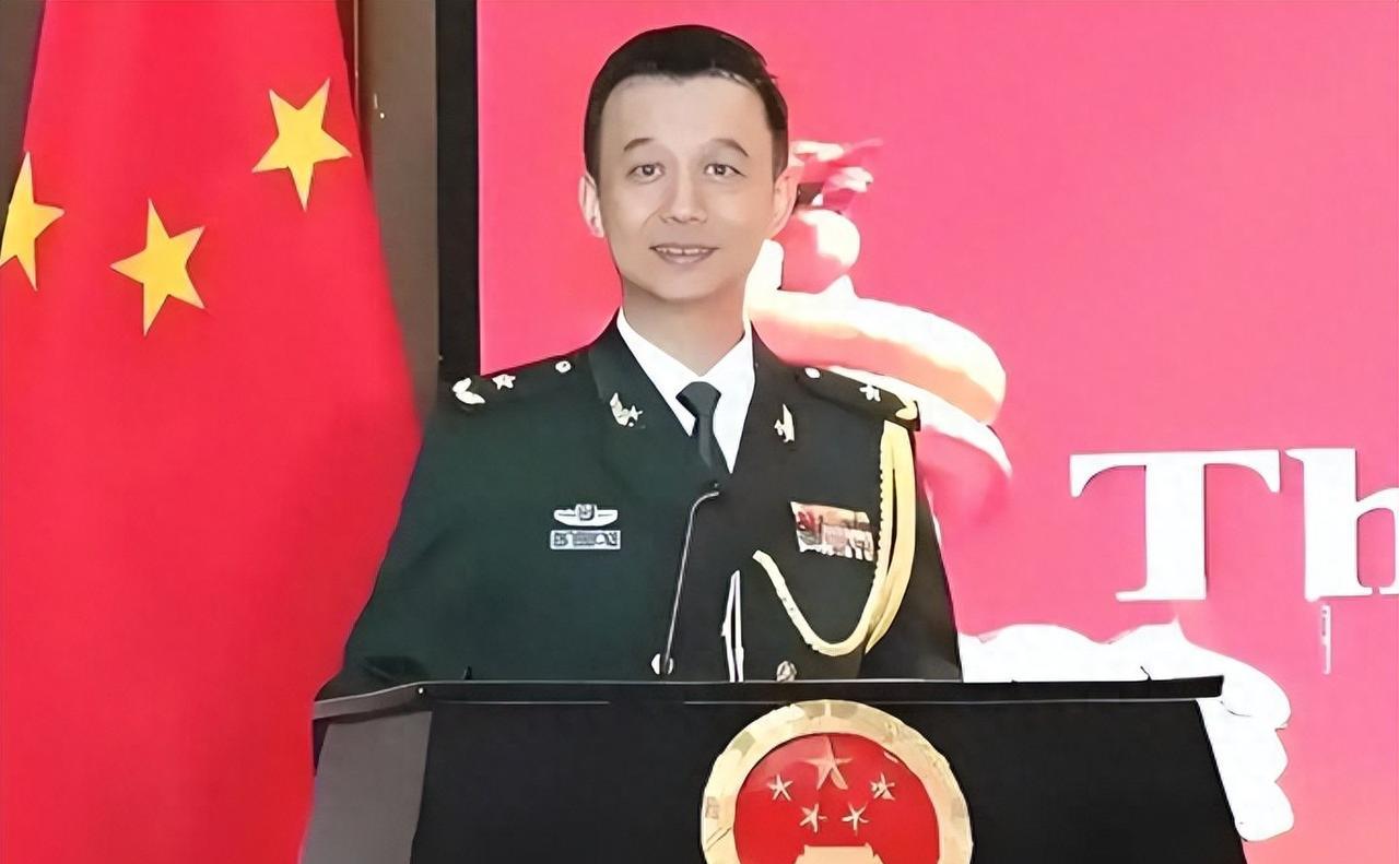 我国驻外武官都是什么级别和军衔？
国防部新闻事务局原局长吴谦大校，同时也是国防部