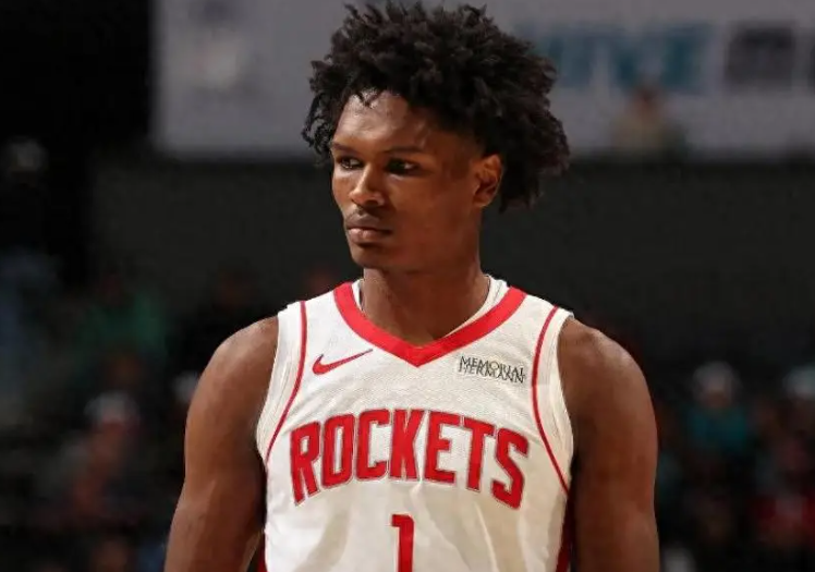 火箭队阿门的发展模版就是伊戈达拉。每样都不需要顶级但都拿得出手，但能持球，能组织