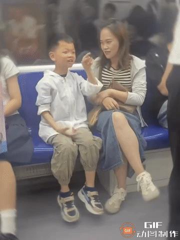 “世界或许沉默 但爱永不静音”