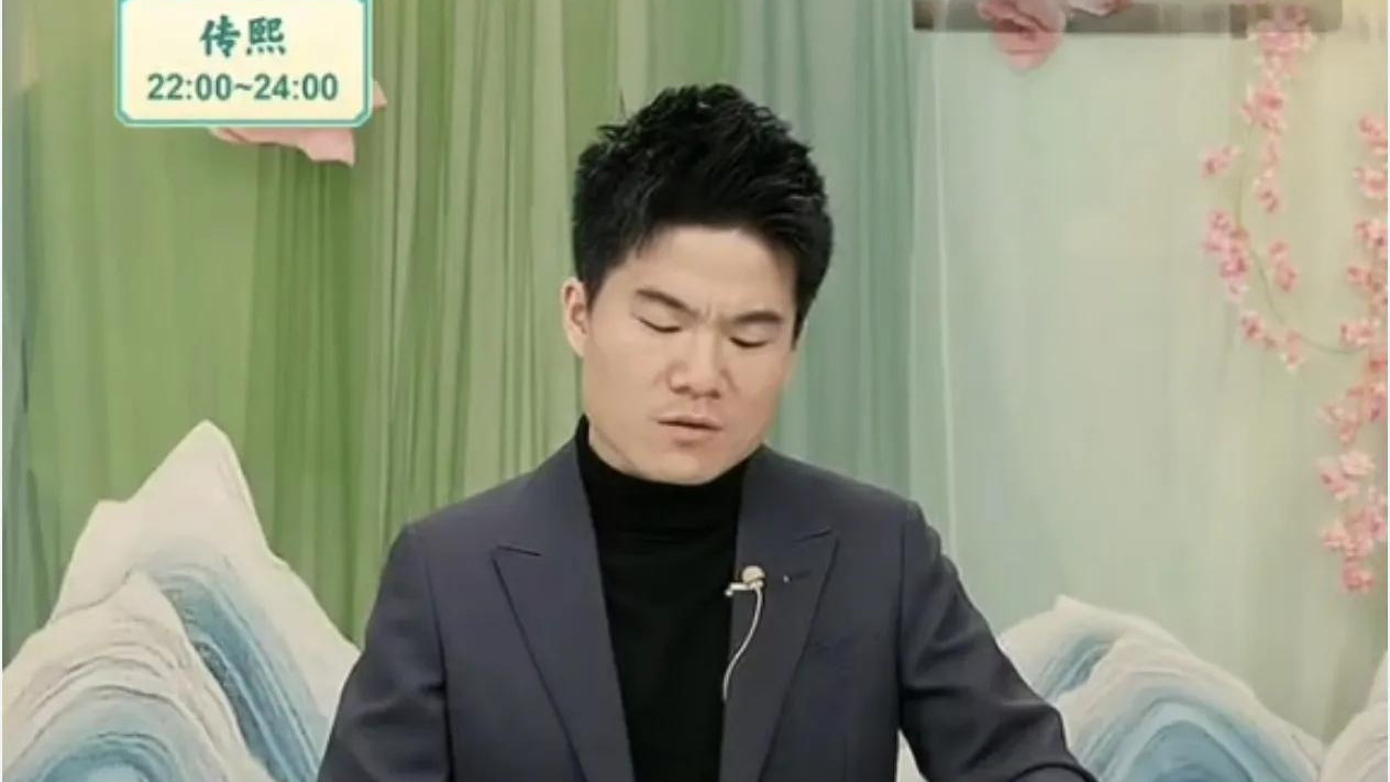 盼盼和董宇辉比帅，被宇辉放大招吓到，透露爷爷得脑梗已认不出他