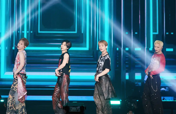 SHINee第七次单独演唱会: 17年辉煌的盛大续写