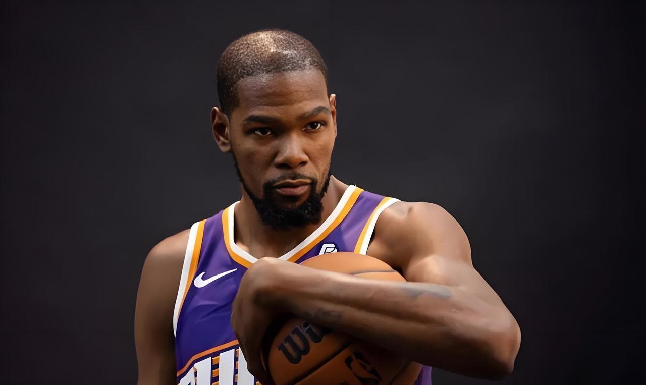 NBA2k26国际队与美国队能力值最高五名球员一览
1、国际队如下：
中锋：约基