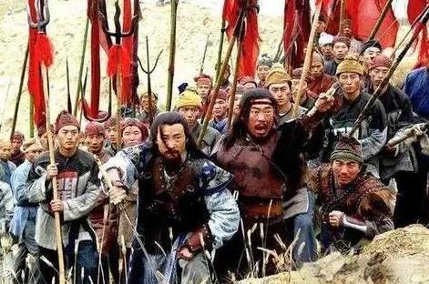 大业十二年十二月（617年），隋炀帝派太仆卿杨义臣带领一万多人马前来剿灭起义军，