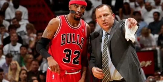尼克斯不把锡伯杜炒鱿鱼，这支球队永远不可能夺冠！
NBA最大的未解之谜就是，
锡