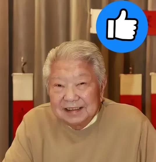 蔡澜老先生走了，
他的遗产继承者不是亲朋好友，也不是兄弟姐妹，而是之前他就已经