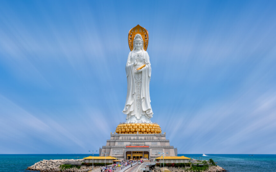 海南海上观音像至今屹立，可出资修建它的人，却在建成后第四年离奇暴毙...