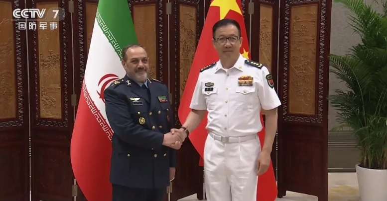 伊朗国防部长刚打完与以色列的对战，就马不停蹄的飞到青岛，这次确实更有排场了！伊朗