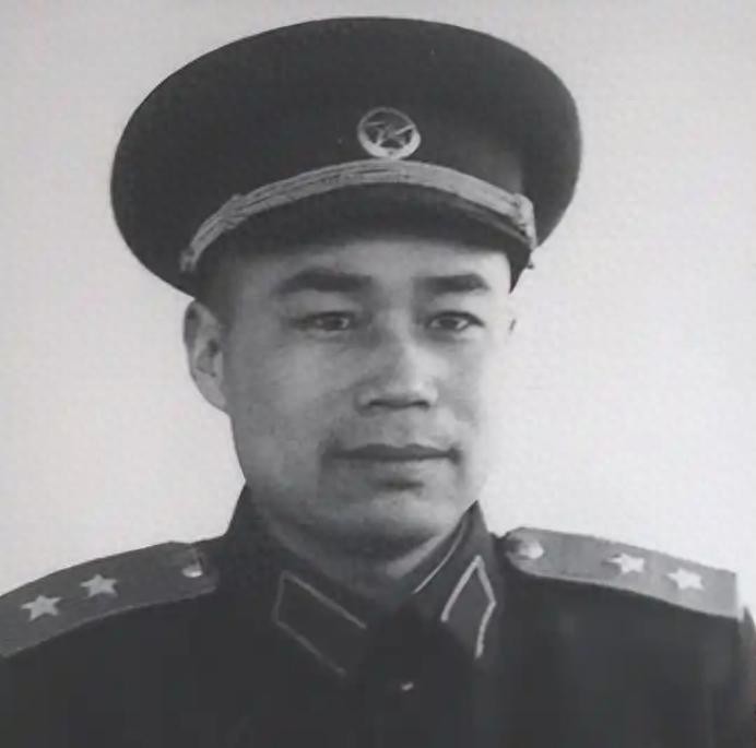 1955年北京军区副司令空缺，毛主席：那个违抗军令的王疯子在哪？

“1943年