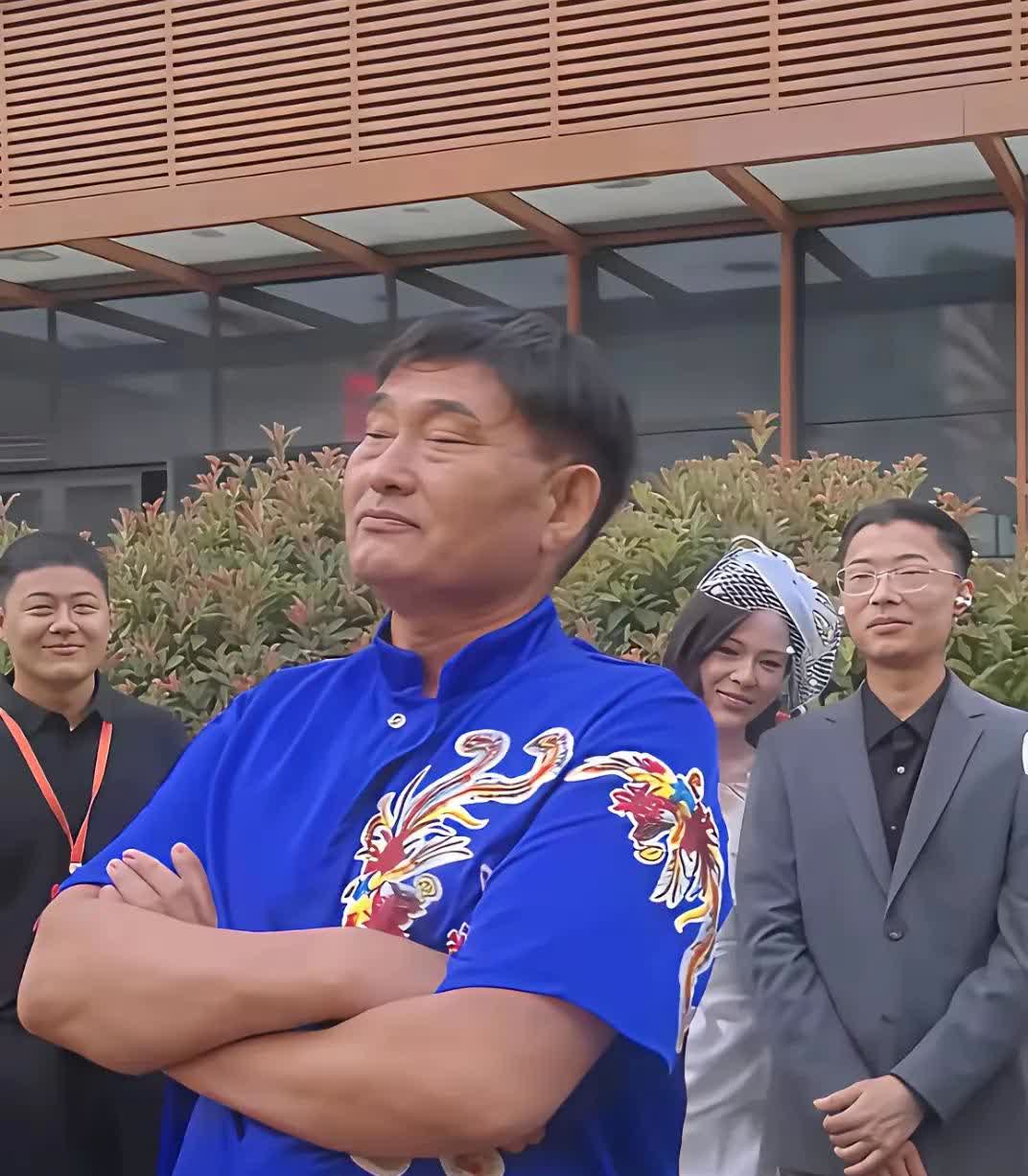 杰出的农民艺术家~朱之文！

应该这样的称呼，叫国际巨星又点名不其实，因农民
