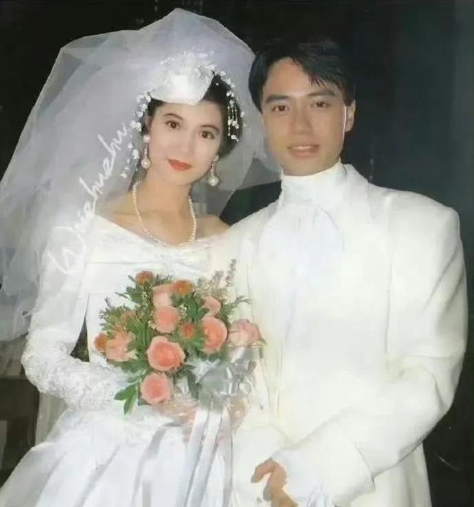 袁咏仪二十年前的婚纱照，那时真的漂亮，经典永流传啊！