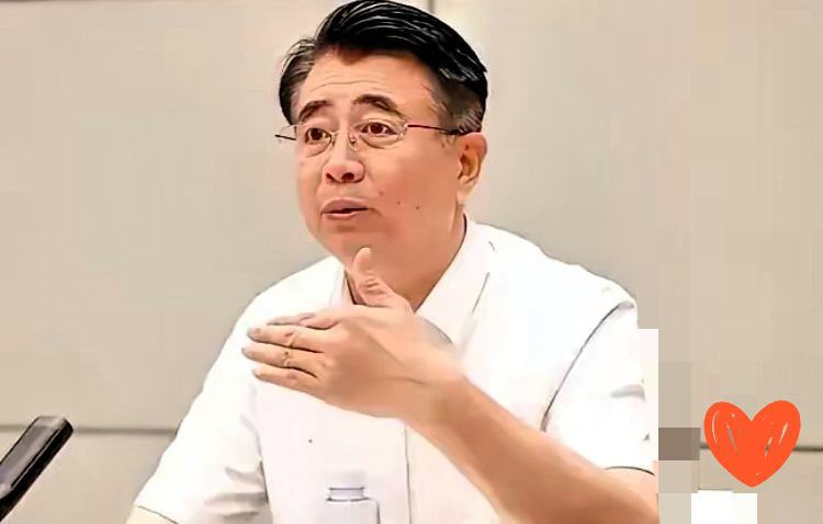 足协震怒背后：三把“利刃”刺穿中国足球顽疾！
足协领导彻底怒了！管理地方联赛受阻