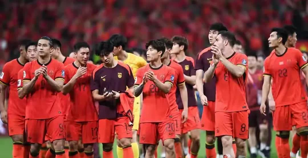 中国国足被日韩嫌弃，日本和韩国都有取消东亚杯的想法，日本和韩国嫌国足水平太低，对