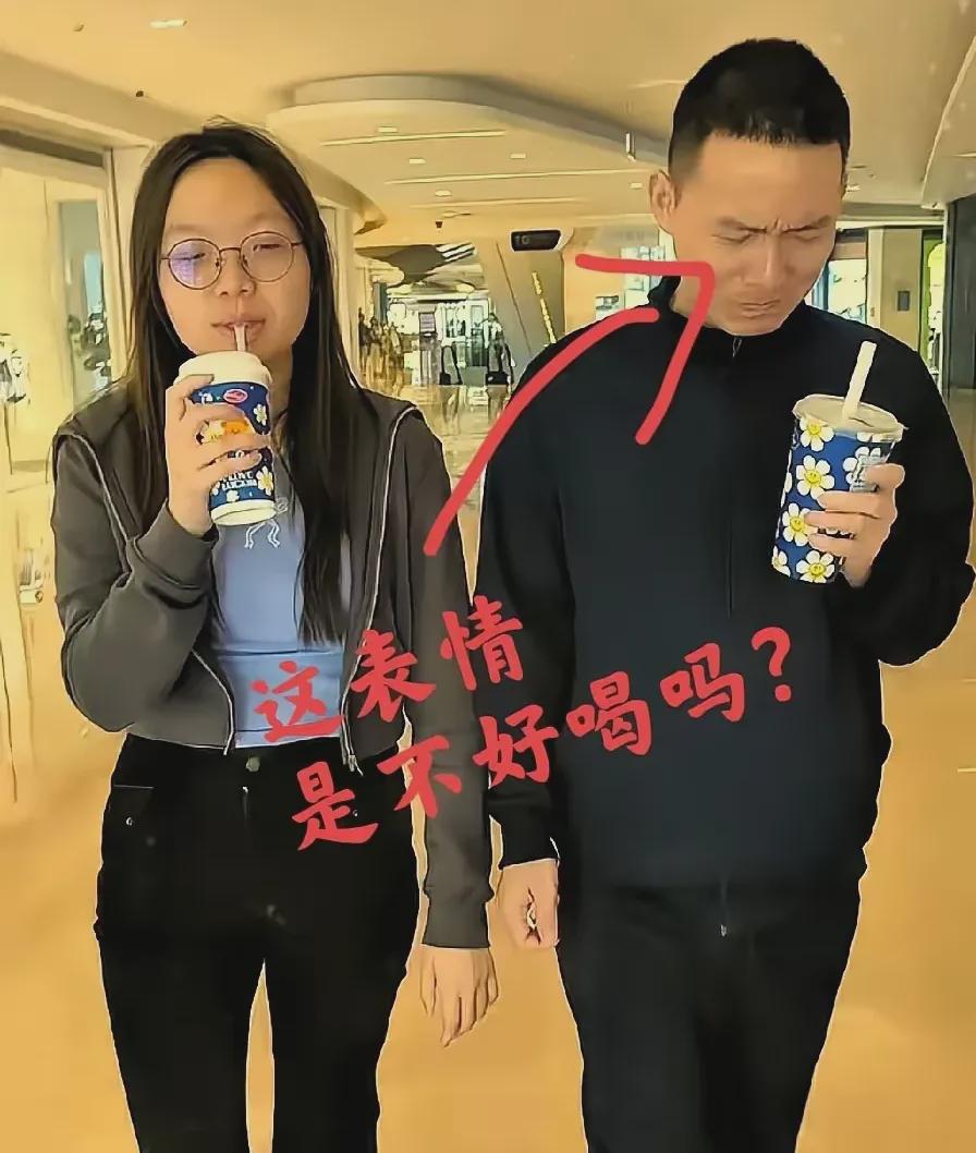 观看谢浩南直播，越发觉得他令人心酸！

谢浩南从未品尝过真正的绿茶，直播时，