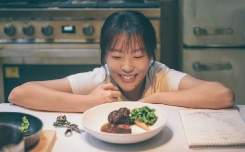 确实是没有想到窦靖童新剧美食给我看馋了，咱就是说这才是真正的下饭剧吧，看着都忍不