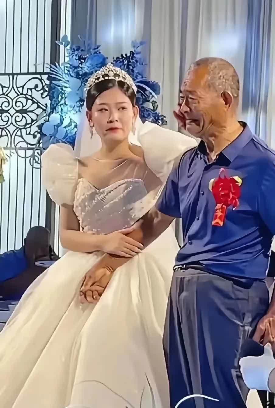 山东，有一对情侣即将结婚，在结婚前，女子向男友家提出了一个要求，自己可以不要一分