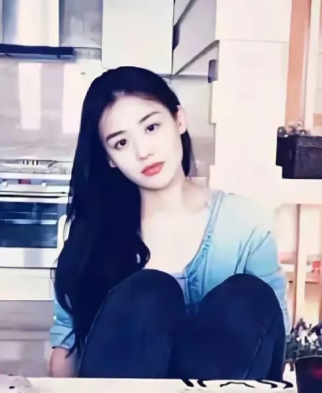 看了马思纯从瘦到胖再到瘦的样子，才知道女人瘦下来是有多么的重要。其实，女人美不美