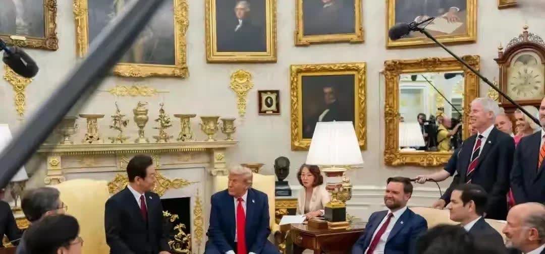 特朗普会见李在明，商人本质尽显，要求韩国对美国出售美军驻韩基地土地所有权；特朗普