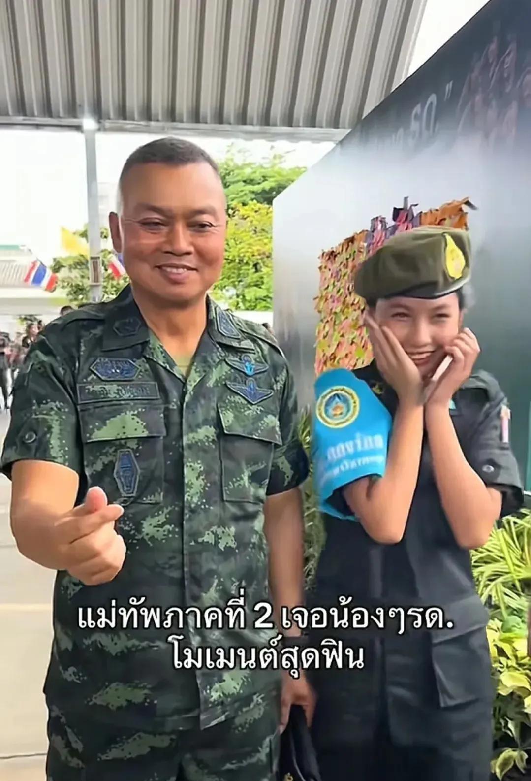 泰国本辛将军现在可谓是人见人爱，花见花开。
本辛领导泰国大败柬埔寨，现在成了万人