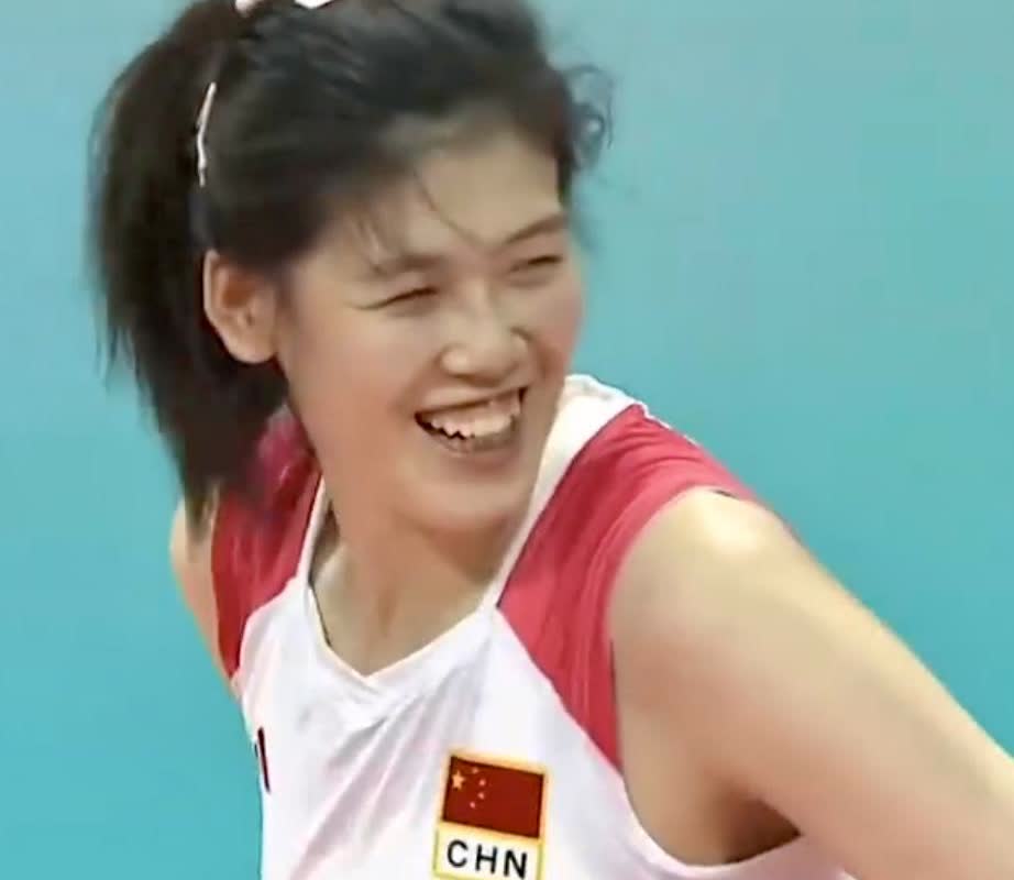 李盈莹被列入中国女排即将到来的世锦赛大名单，我认为在官方未确定李盈莹能否上场情况