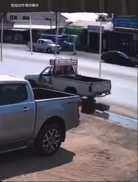 骑手直接上皮卡[翻白眼]