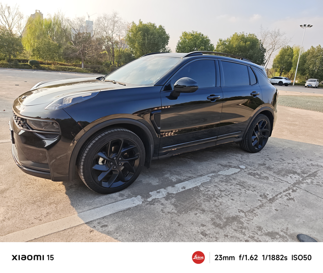 方向盘回正偏右
21款01，最近发现方向盘回正后偏右，直线行驶时方向盘居中后，路