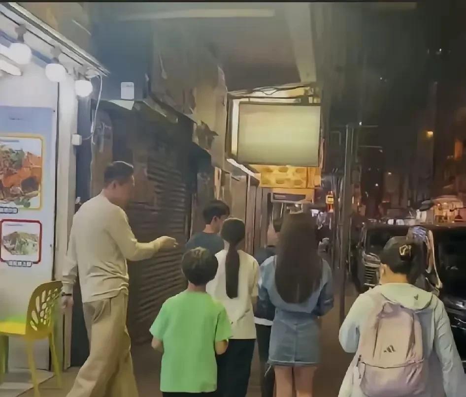 看到没
就算说破天
也改变不了一个铁定的事实
那就是汪小菲带孩子带的很nice