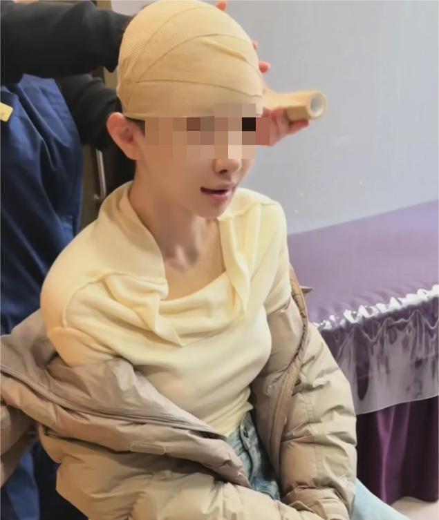 “太疯狂了！”近日，江苏一29岁女子为了有个完美的高颅顶，特地花18W去美容院做