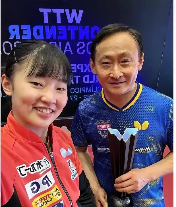 张本美和不简单，
在刚刚结束的wtt常规挑战赛上她获得了两个冠军，
虽然国乒没有